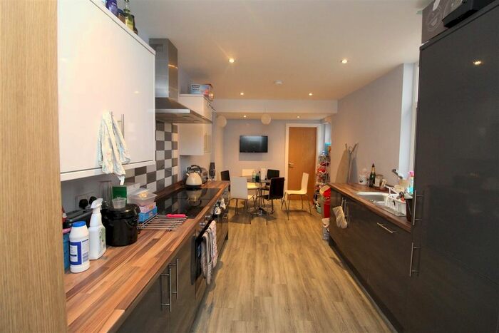 6 Bedroom Property To Rent In Brithdir Street, Cathays, Cardiff, CF24