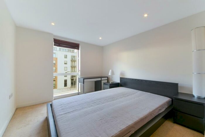 3 Bedroom Flat To Rent In Seven Sea Gardens, Bow, London, E3