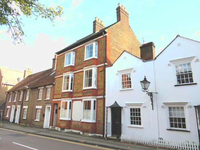 2 Bedroom Terraced House To Rent In Castle Street, Berkhamsted HP4