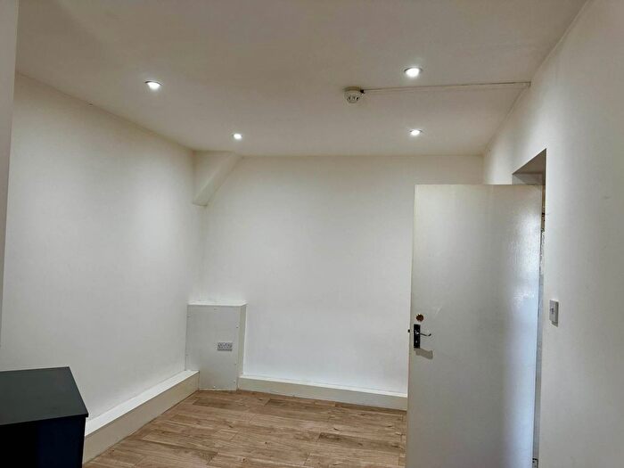 1 Bedroom Flat To Rent In Leytonstone Road, Stratford, E15