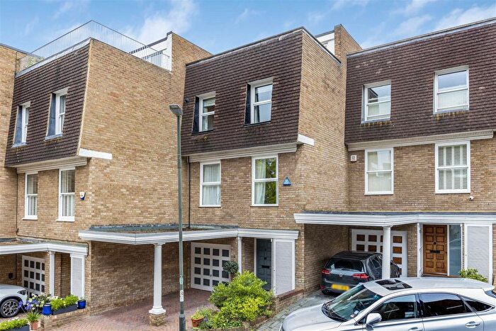 5 Bedroom Property To Rent In Welford Place, London, SW19