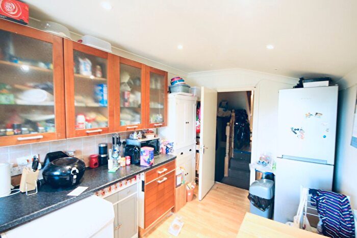 2 Bedroom Maisonette To Rent In Colegrave Road, London, E15