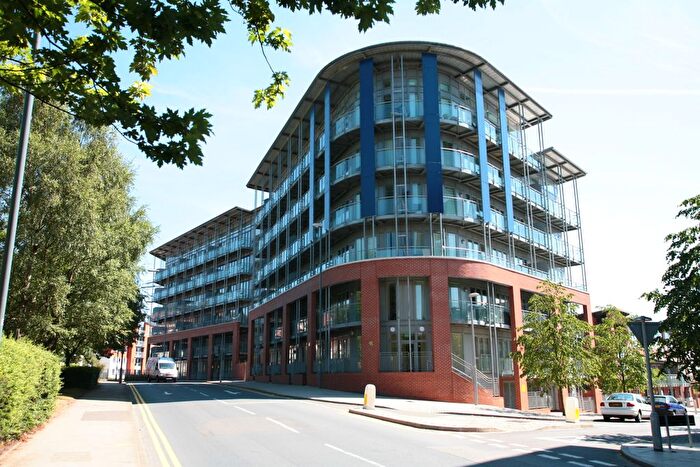 2 Bedroom Flat To Rent In Wheeleys Lane, Birmingham, B15