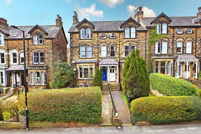 2 Bedroom Flat For Sale In Kings Road, Harrogate, HG1