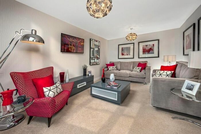 4 Bedroom Semi-Detached House To Rent In Burroughs Drive, Dartford, DA1