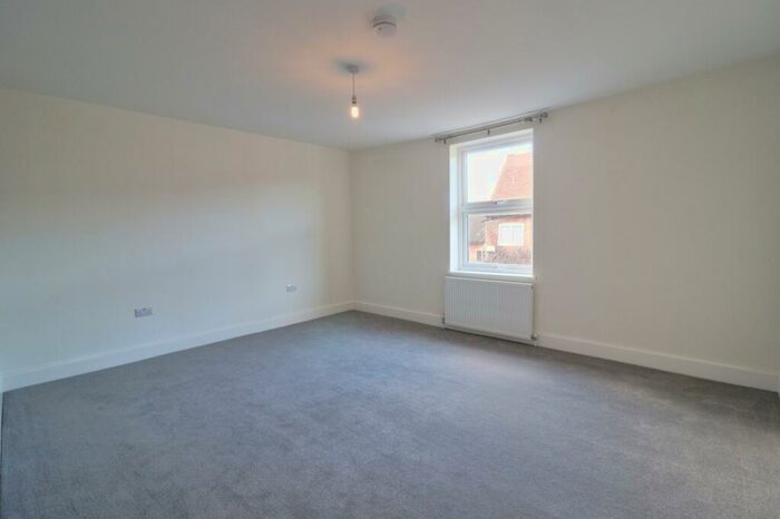 2 Bedroom Apartment To Rent In New Road, Princes Risborough, HP27