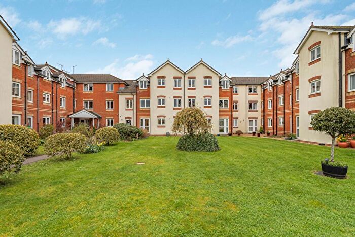 2 Bedroom Penthouse For Sale In Ackender Road, Alton, Hampshire, GU34
