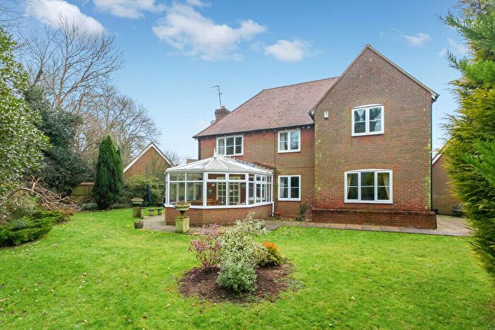 4 Bedroom Detached House For Sale In The Orchids, Etchinghill, CT18