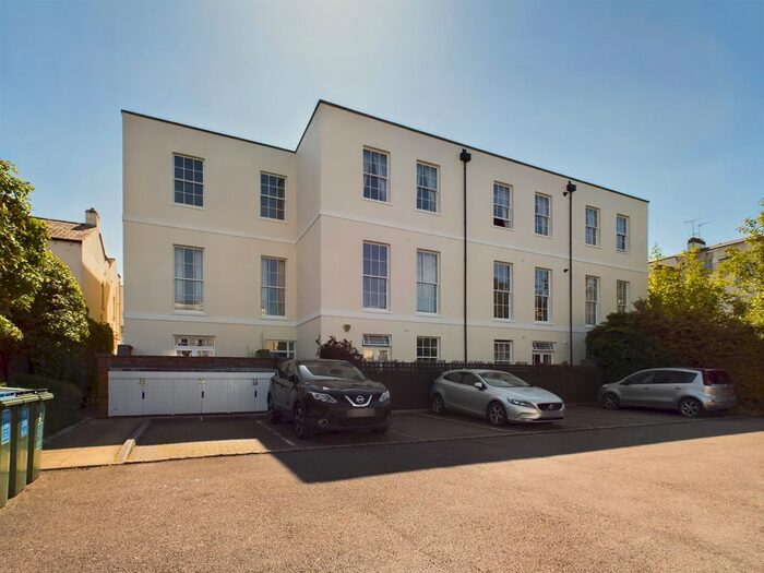 2 Bedroom Flat To Rent In Berkeley Street, Cheltenham, GL52