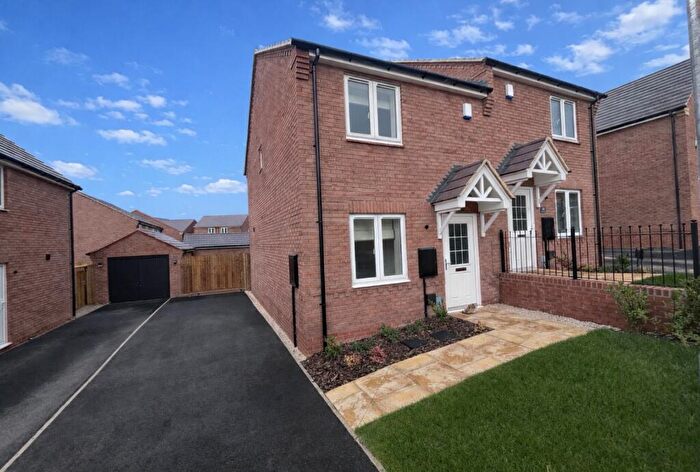 2 Bedroom Semi-Detached House To Rent In Pathfinder Way, Castle Donington, DE74