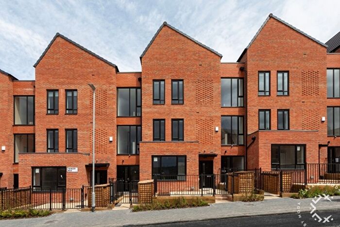 2 Bedroom Town House To Rent In Tannery Row, Leeds, LS5