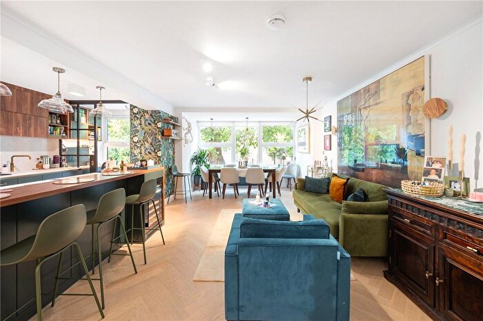 2 Bedroom Flat For Sale In Darwin Court, Gloucester Avenue, London, NW1