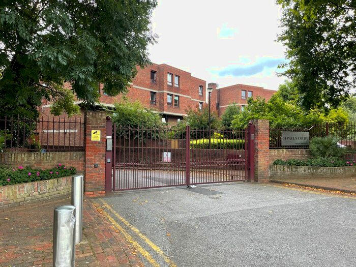 3 Bedroom Flat To Rent In More Close, West Kensington, London, W14