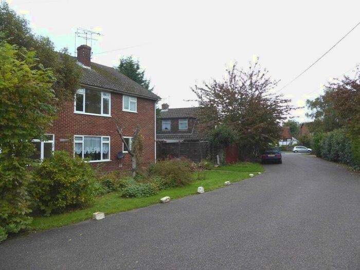 2 Bedroom Flat To Rent In Melbourne Avenue, Winnersh, RG41