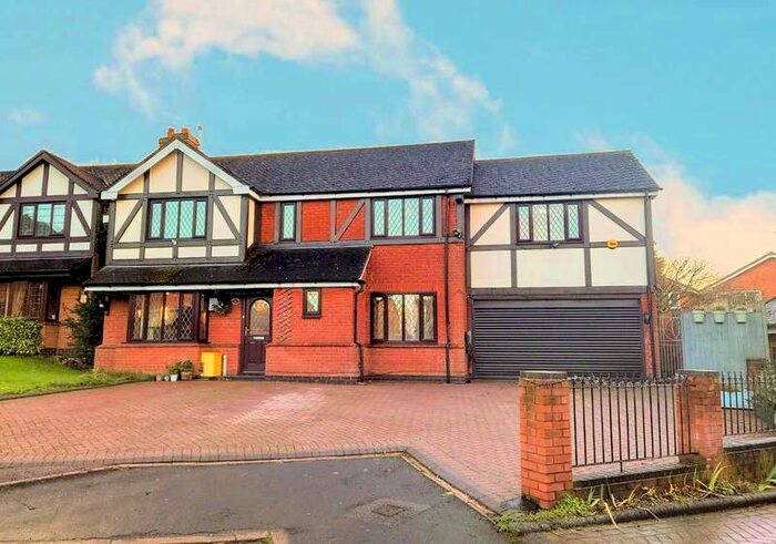 4 Bedroom Detached House For Sale In Millbrook Drive, Shenstone, Lichfield, WS14