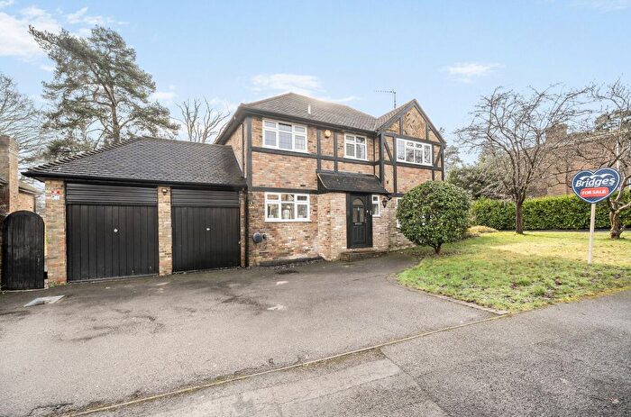 4 Bedroom Detached House For Sale In Chatsworth Heights, Camberley, Surrey, GU15