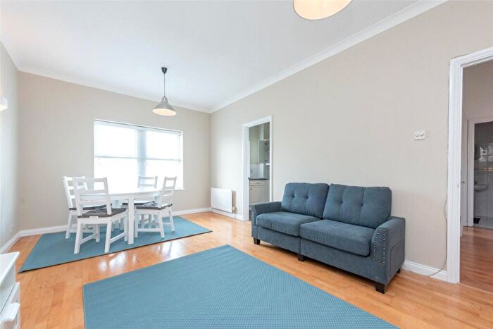 1 Bedroom Apartment To Rent In Salusbury Road, London, NW6