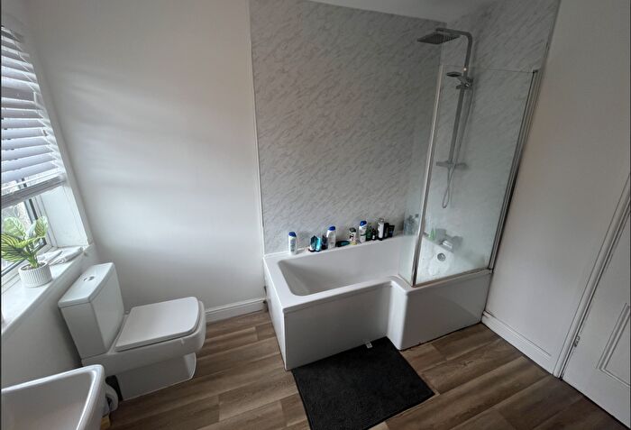 2 Bedroom End Of Terrace House To Rent In Scorer Street, LN5