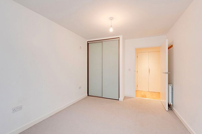 2 Bedroom Flat For Sale In Denman Avenue, Southall, UB2