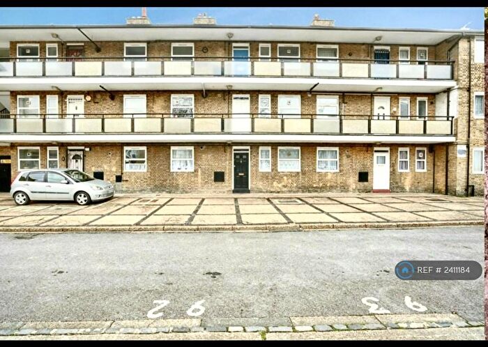 1 Bedroom Flat To Rent In Spearman House, London, E14