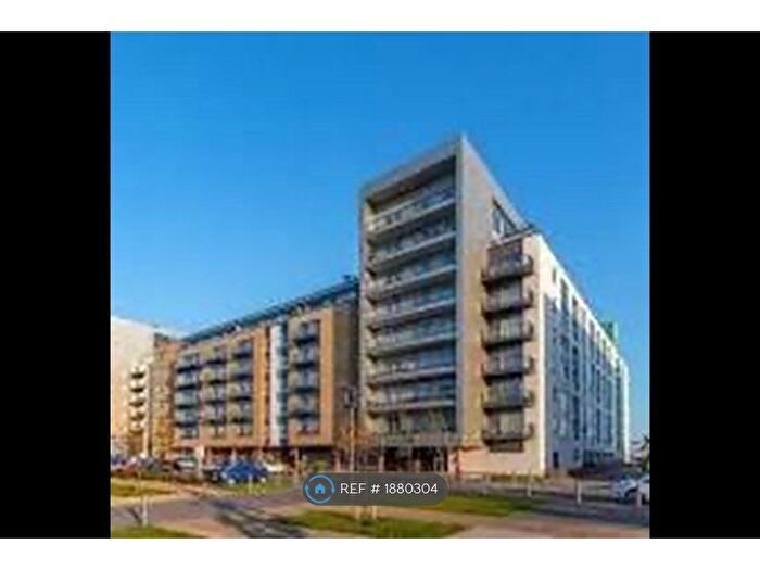 2 Bedroom Flat To Rent In Douglas House, Cardiff, CF11