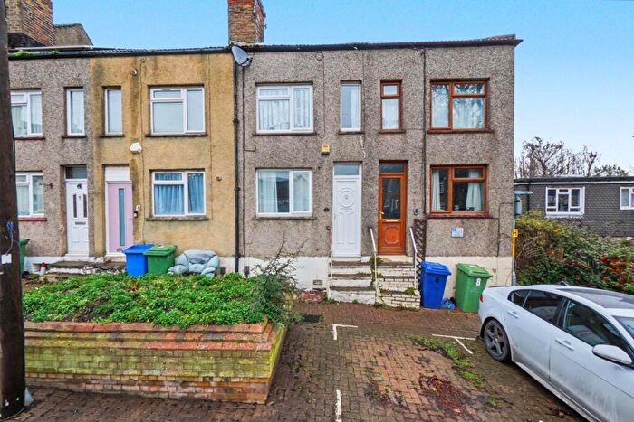 3 Bedroom Terraced House For Sale In Laburnum Place, Sittingbourne, Kent, ME10