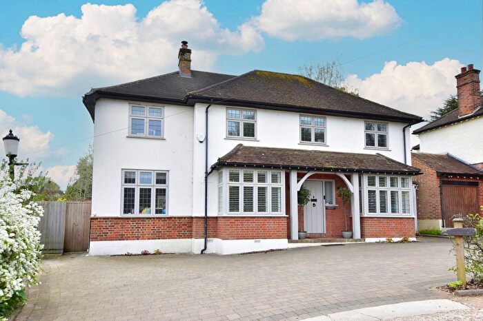 5 Bedroom Detached House For Sale In Common Lane, Kings Langley, WD4
