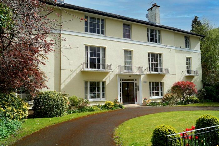 2 Bedroom Flat To Rent In Pittville Lawn, Cheltenham, GL52