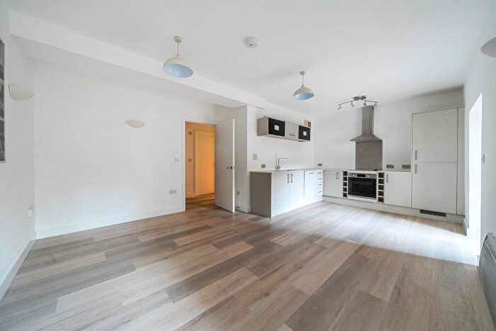 2 Bedroom Apartment To Rent In Georges Square Bristol, BS1