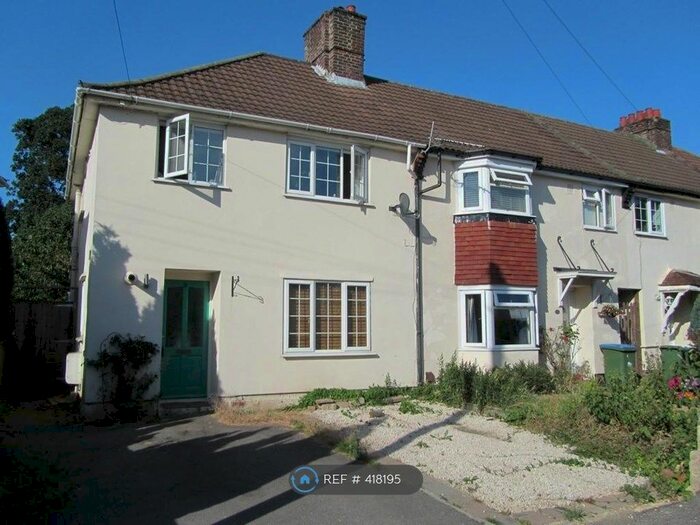 3 Bedroom End Of Terrace House To Rent In Treeside Road, Southampton, SO15
