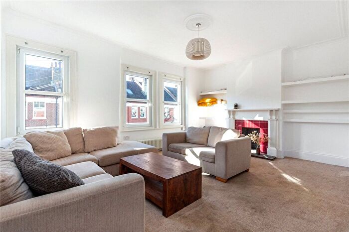 3 Bedroom Flat To Rent In Coverton Road, London, SW17