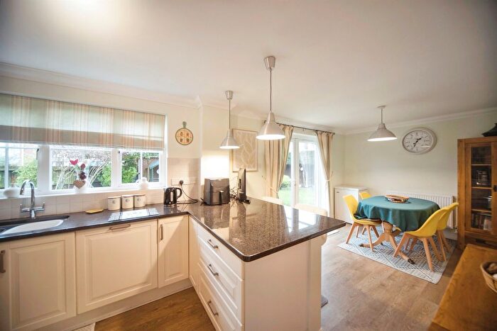 4 Bedroom Detached House For Sale In Tudor Avenue, Roydon, Diss, IP22