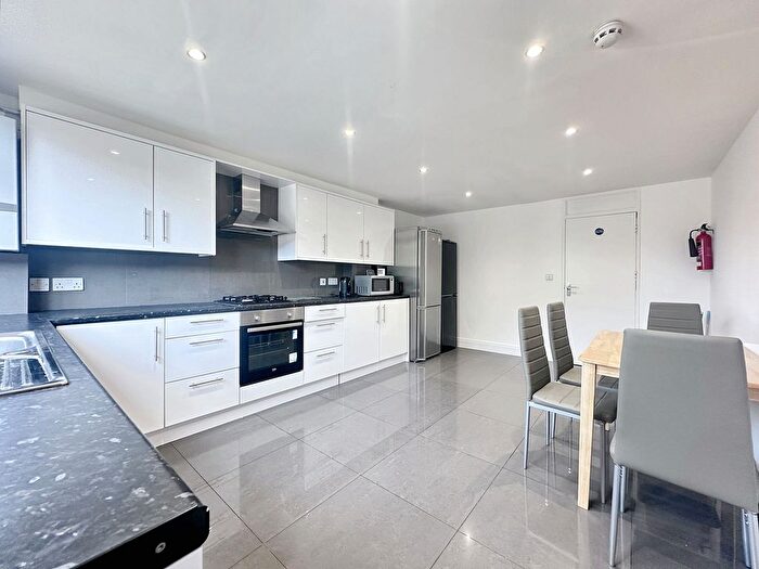 5 Bedroom Terraced House To Rent In Barchester Close, Uxbridge, UB8