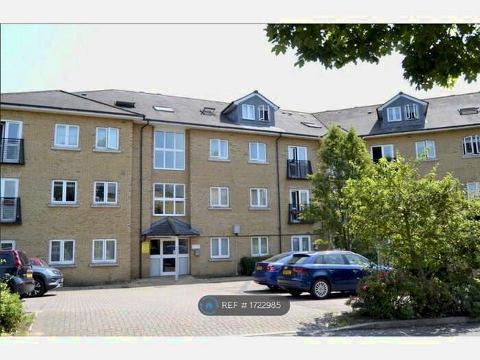 2 Bedroom Flat To Rent In Clarendon Way, Colchester, CO1