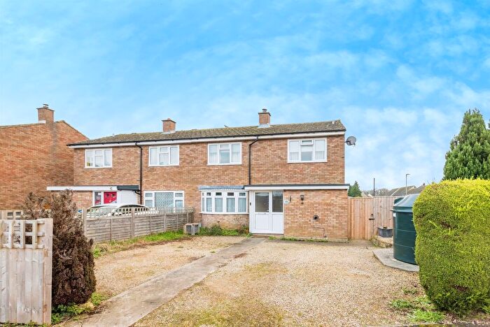 4 Bedroom Semi-Detached House For Sale In Queens Crescent, Clanfield, Bampton, OX18