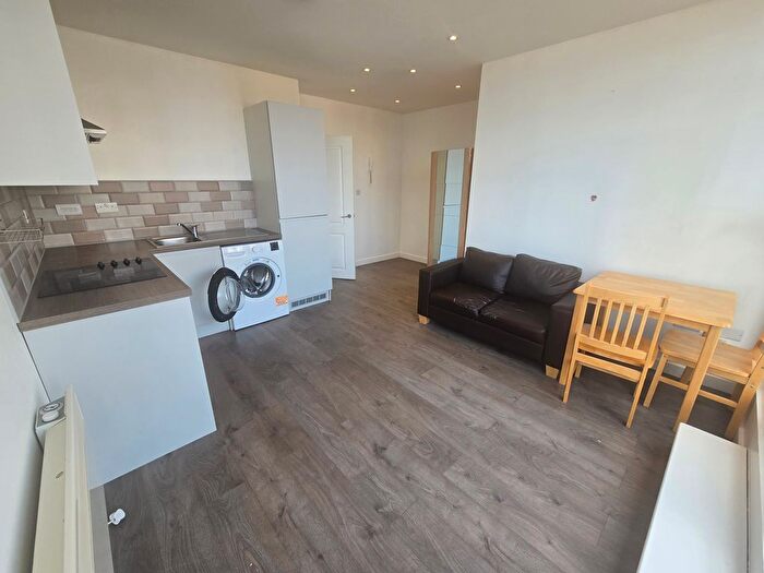 1 Bedroom Flat To Rent In Brent Street, Hendon, NW4