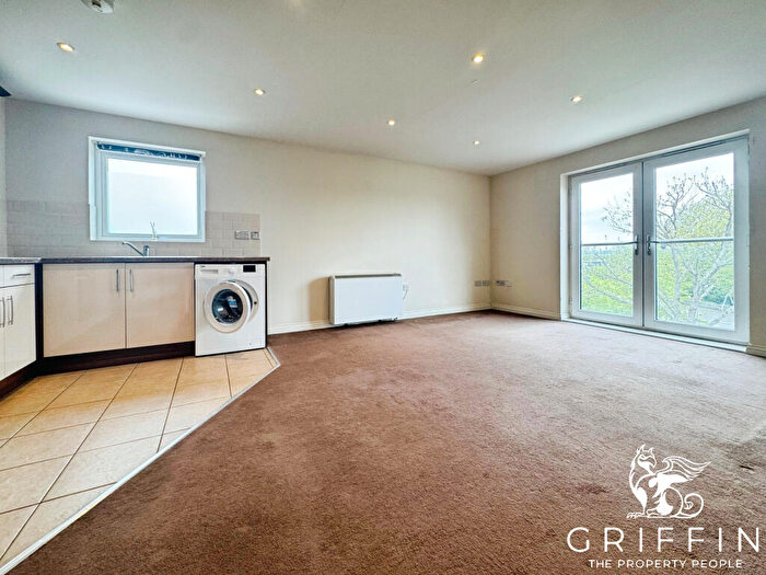 2 Bedroom Flat To Rent In Lansdowne Court, Essex, RM18