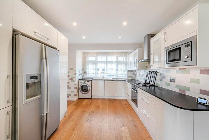 3 Bedroom End Of Terrace House To Rent In Cromwell Avenue, New Malden, KT3