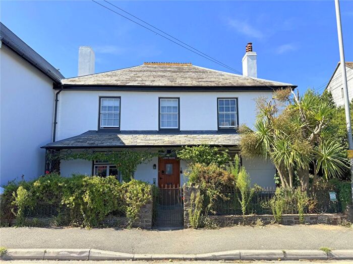 6 Bedroom Semi-Detached House For Sale In Flexbury Park, Bude, Cornwall, EX23