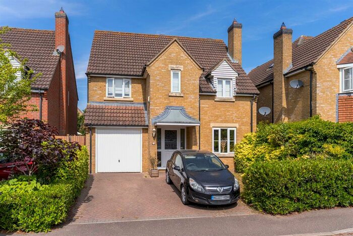 4 Bedroom Detached House To Rent In Spruce Avenue, Great Dunmow, Essex, CM6
