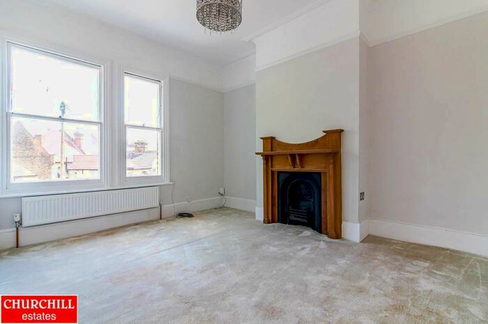 2 Bedroom Flat To Rent In Princes Road, Buckhurst Hill, IG9