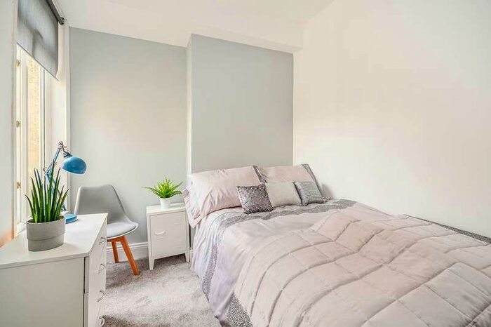 5 Bedroom Leisure Facility Commercial To Rent In Bradford Road, Southsea, Hampshire, PO5