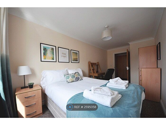 3 Bedroom Flat To Rent In Portswood Road, Southampton, SO17