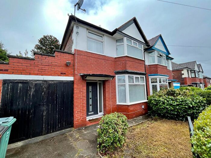 3 Bedroom Semi-Detached House To Rent In Mount Road, Prestwich, M25