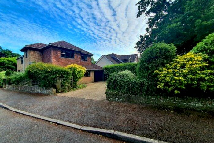 4 Bedroom Property To Rent In The Spinney, Haslemere, GU27