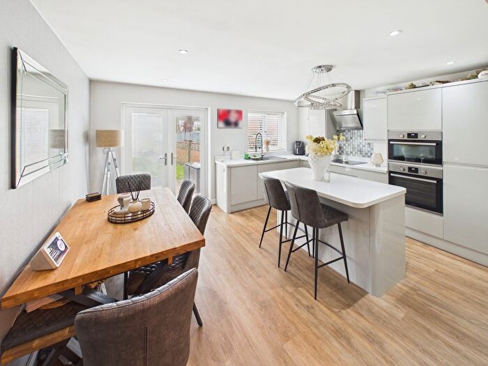 3 Bedroom Semi-detached House For Sale In Butts Road, Southampton, SO19