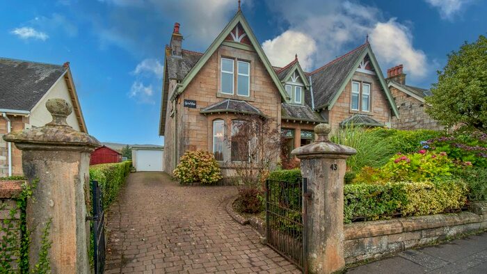 3 Bedroom Semi-Detached House For Sale In Stoneyholm Road, Kilbirnie, KA25