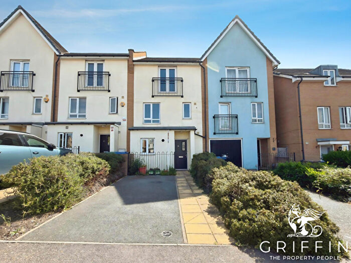 5 Bedroom Town House To Rent In The Rookery, West Thurrock, RM20