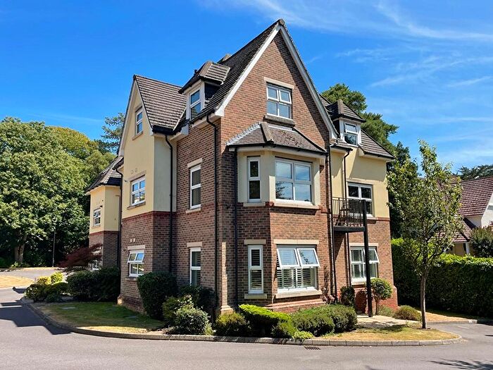 3 Bedroom Flat For Sale In The Dene Forest Road, Branksome Park, BH13