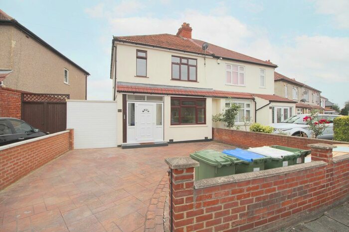 3 Bedroom Semi-Detached House To Rent In Olyffe Avenue, Welling, DA16